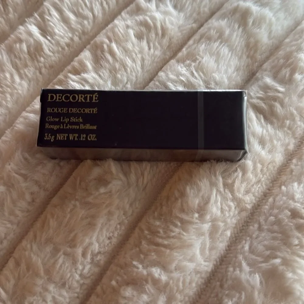 NEW Decorte ROUGE DECORTÉ Glow in 02 Signature Red Lipstick